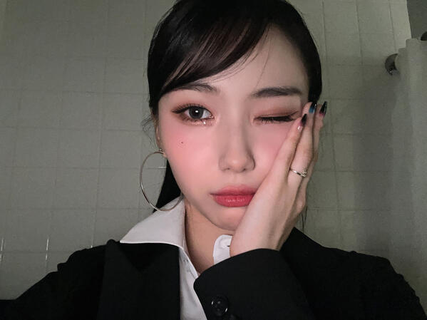 230821