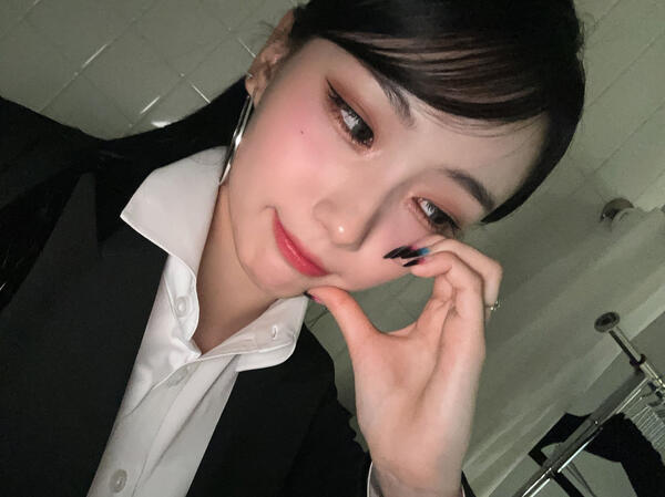 230821