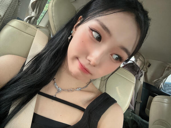 230826